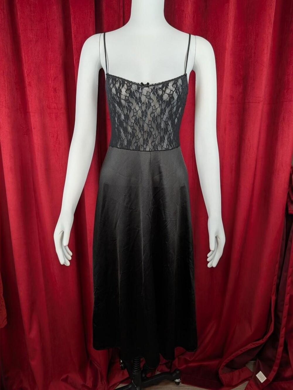 True Vintage Interludes by Cira Black Floral Lace Satin Slip Dress with Bow